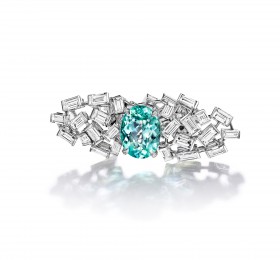 蒂芙尼BLUE BOOK高级珠宝2023 BLUE BOOK 18K白金镶嵌一颗重逾4克拉的蓝色铜锂碧玺及钻石戒指戒指