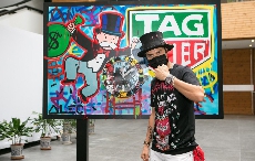 颠覆常规 玩味涂鸦 TAG Heuer泰格豪雅先锋艺术家Alec Monopoly 作品巡展席卷北京SKP