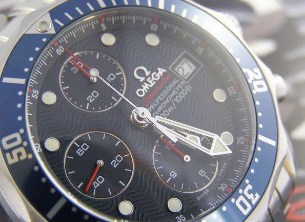 欧米茄300 M Chrono Diver 系列2225.80.00腕表